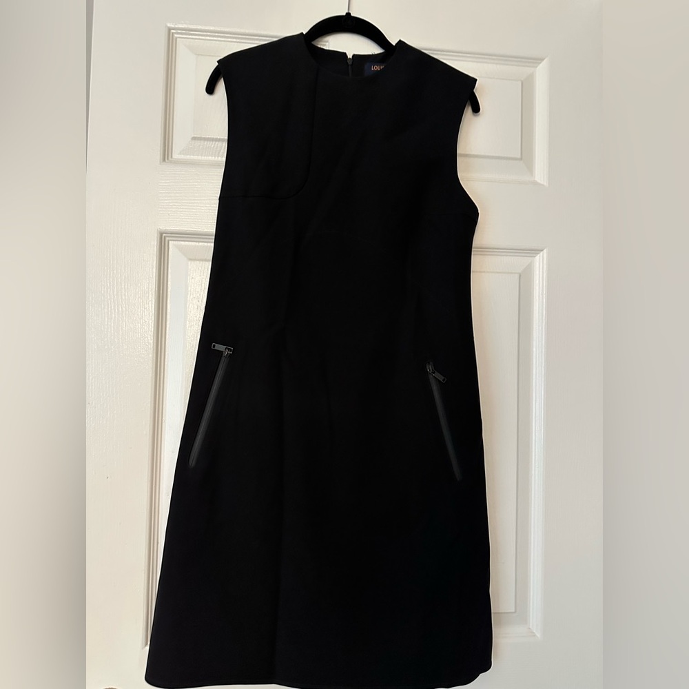 Elegant Black Sleeveless Dress